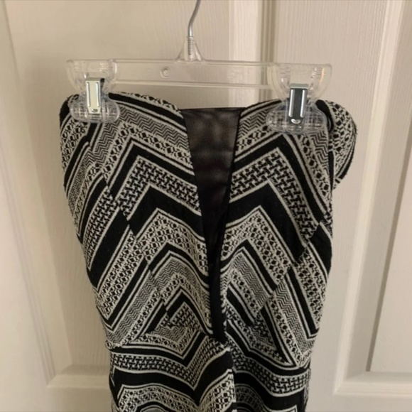 Windsor Aztec Striped Party Dress (Small) - Picture 3 of 4